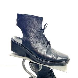 Academia Black Lace Up Pebbled Leather Boots Shoes Size 7.5